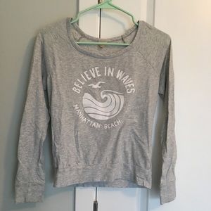 Hollister believe in waves crewneck long sleeve